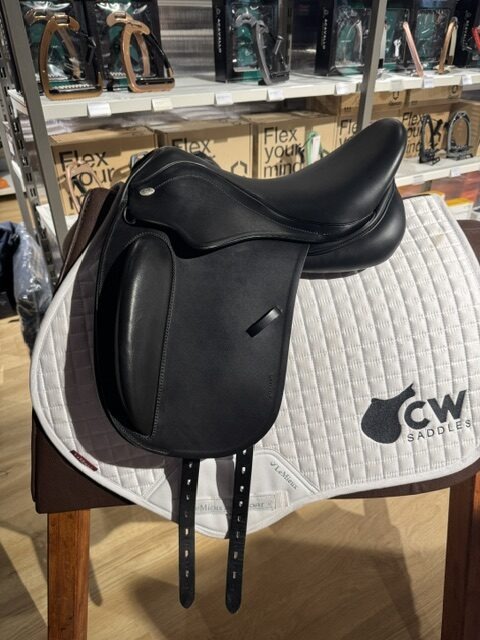 Demo Kentaur Calimero D dressuurzadel 15 inch Zwart