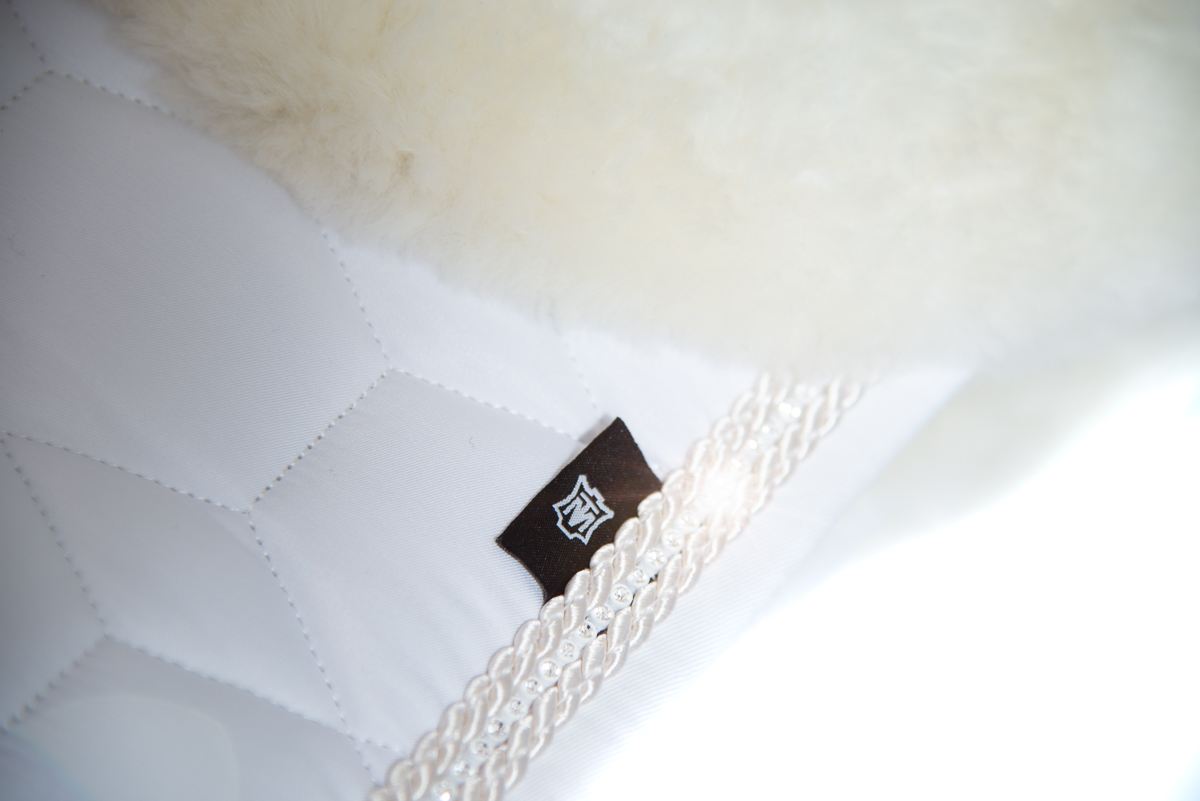 Mattes dekje dressuur wit/strass - bont voor & achter