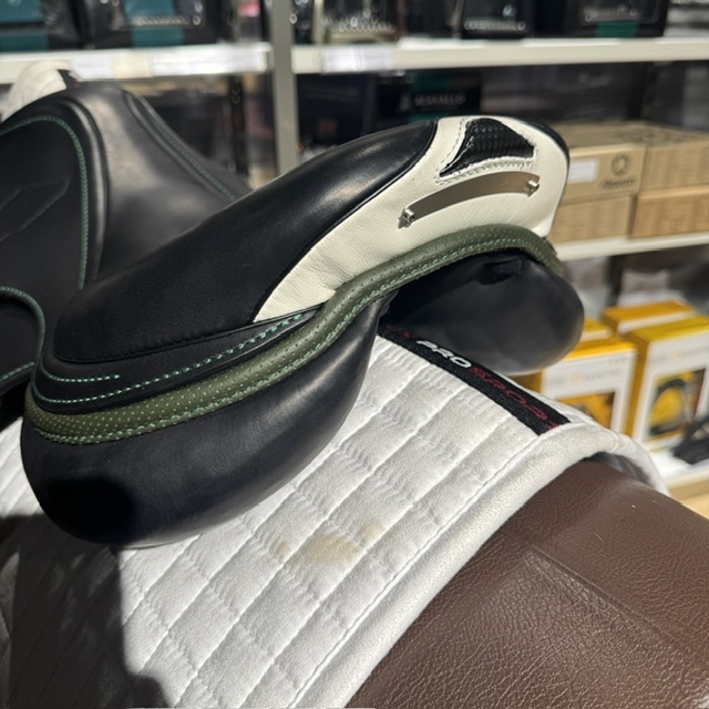 Prestige X-Breath Lux springzadel 17 33 A+2 M Zwart TEST
