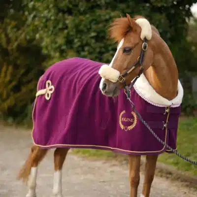 Joline Pony Showdeken Polarfleece Rood