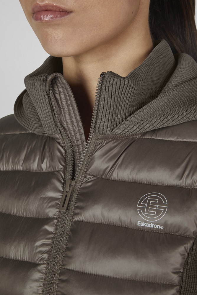 Eskadron Hybrid Jas Dynamic 26 A/W Powder Taupe